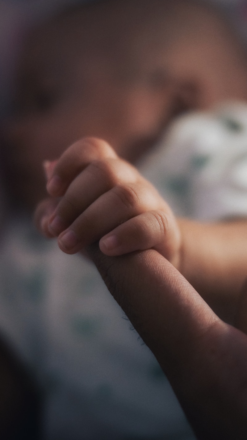 Newborn holding finger - Kirome private journal